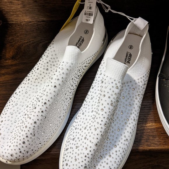 Brand new , never worn 3 pairs of slip on runners Size 9 - Picture 7 of 7